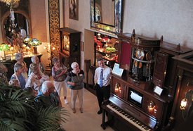 Docent-Guided-Tour (25K)